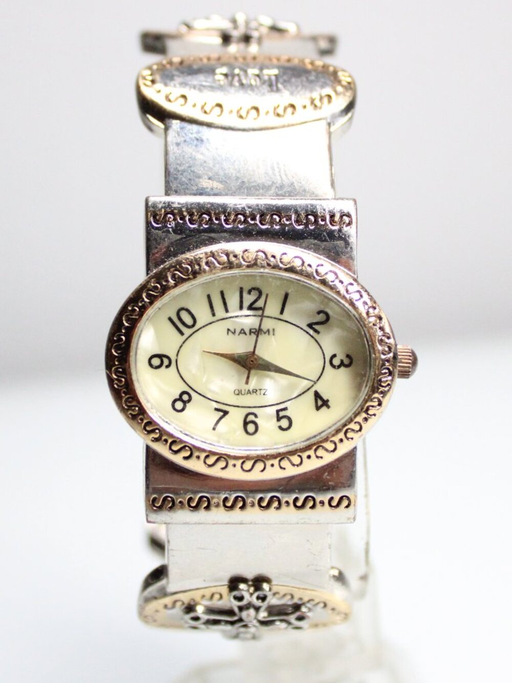 Narmi Women's Quartz Watch Silver Tone Horseshoe Cuff Bracelet Oval Dial